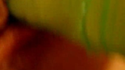 La belleza tímidamente extiende las piernas, dejando que sexo casero x su novio excitar a ella con su lengua, pero ahora ella está todo mojado y listo para el sexo caliente