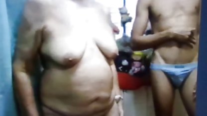 Profundamente se traga un miembro de su sexo casero cholitas marido