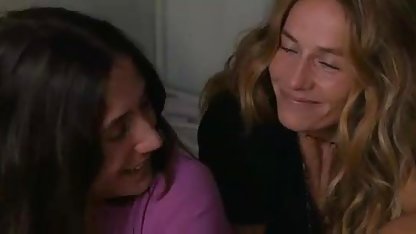 Apasionado de lesbianas Brandy Aniston se folla a una xxx casero español rubia jefe en la oficina