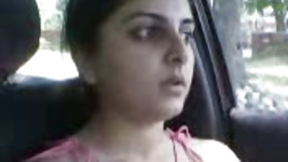 Hermosa morena en rojo, falda corta se la folla poco de anal con un teen anal casero consolador grueso