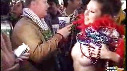 Dos latinas enmarcada sexo casero señoras agujeros para un miembro de la