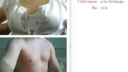 Poco linda rubia en medias sexo teen casero obtiene analizados en la polla