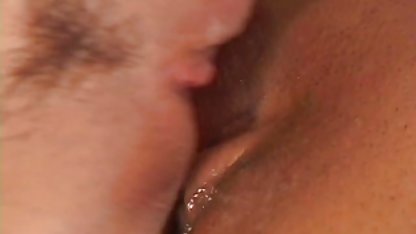 Dos hermosas sexy mujeres bisexuales hacer el amor con un el mejor anal casero chico