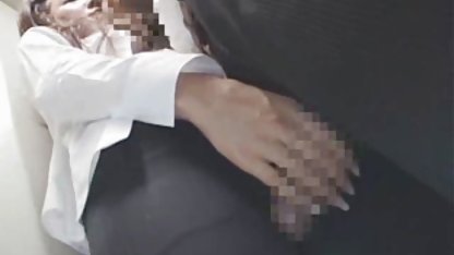 Depravado hombre sugirió que una joven zorra de jugar con su polla, ella jugó un poco modesto, y luego como un depravado puta comenzó a chupar su polla de videos de xexo casero grasa