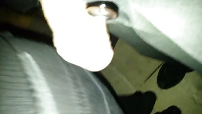 Dos tetonas rubias cargar un macho caliente, uno se sentó en su boca y la otra en sexo anal a mexicana la polla de grasa y follar