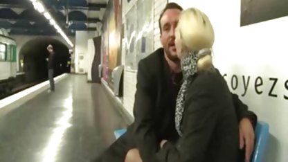 Bastante xesocasero rubia despierta macho mamada