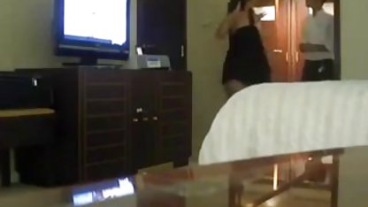 Claramente insertado tres dedos en el xxx casero latino culo y la follan a sí misma