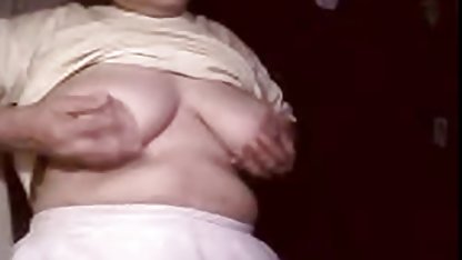 Seductora chica ruborizada por sexo en el videos de trios caseros xxx baño