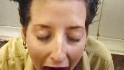 Morena tetona chupa la polla trio anal casero de grasa