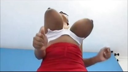 Los chicos se corre en la cara de una encantadora rubia rico anal casero