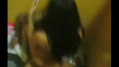Sexy mamá de Anna con el pelo largo chupa sexo casero de colegialas un tronco grueso de un tipo que no puede resistir la tentación y cum en su chic, tetas grandes