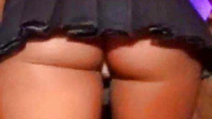 Toda la sexo con mi prima casero timidez de un joven perra desapareció, tan pronto como vio a un grueso miembro de un hombre tendido en la cama, un largo tiempo inactivo puta despertó en ella y se abalanzó sobre el hombre, ella le cogió como lechón de la basura