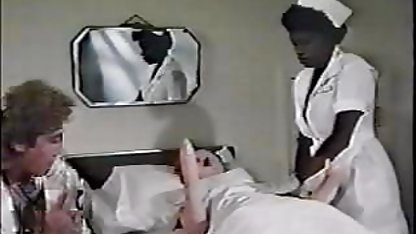 De haber chupado un pene para un entrenador, un hombre se folla a ambos, uno por uno, y solo sexo casero de lesbianas gemir y pedir suplementos!