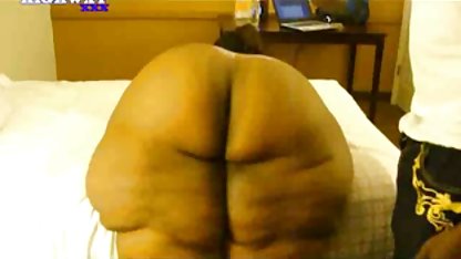 Tal tetona y puede ser fácilmente follada de inmediato, pero usted quiere lamer sus agujeros, escogerlas con los dedos toscos, trio casero con mi mujer inhalar el aroma de dulce carne femenina