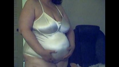 La vista de un plátano causado a su esposa una malsana reír y una estúpida reacción, de repente ella comenzó videos prohibidos caseros a chupar, como si se tratara de un miembro. El marido comprendió rápidamente la pista y sugirió que la esposa el uso de un pene real