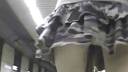 Dos putas videos caseros de matrimonios sexy poner strapon en la boca del hombre y trío