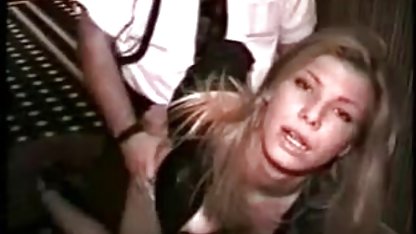 Vestido de látex y se masturba delante caseras sexo de la webcam