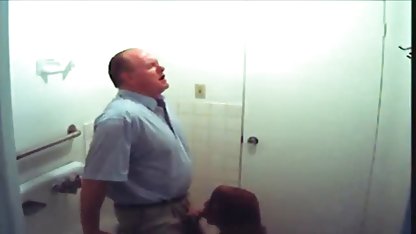 Tio se folla a xxx caseros gritonas rubia tetona en el baño con su polla gruesa