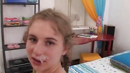 Un joven, lleno de pecho mujer Japonesa, más que ansiosos sezo casero por íntima obscenidades, lamió cuidadosamente el orificio anal de su amado novio, para que el tio muy duro arrancó este dulce zorra en una licitación en la boca y picante coño