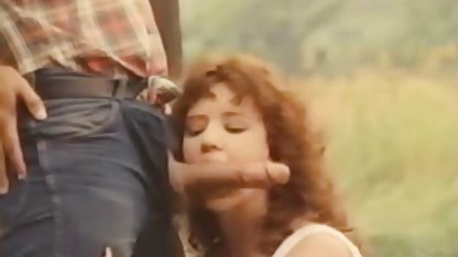 Pelirroja pequeña cosa que es follada xxx real casero por dos hombres