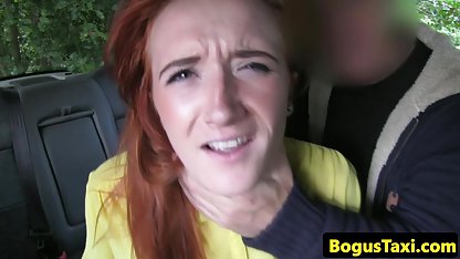 Tetona transexual se xxx casero primos masturba su polla de grasa, corre en la tabla y dunks su polla en sus muertos