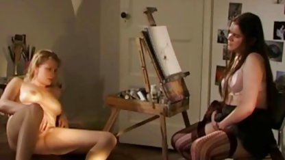 Dulce jovencita rubia porn cacero se folla a un bombea hombre negro