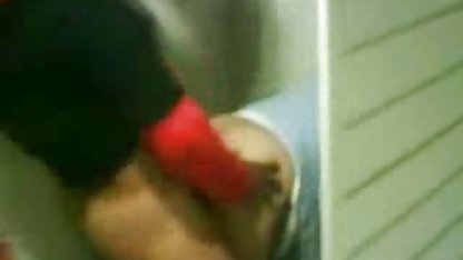 Tio lamió un coño de color sexo casero con negros rosa y lleno de sissy con el esperma