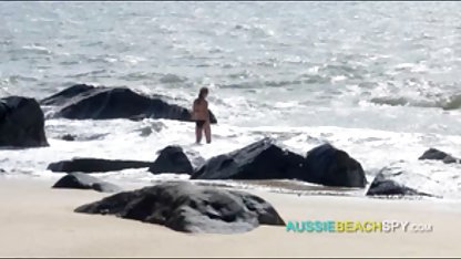 Hombre negro con impaciencia besa a una zorra tetona y golpea videos xxx caseros gratis con ella en analchik